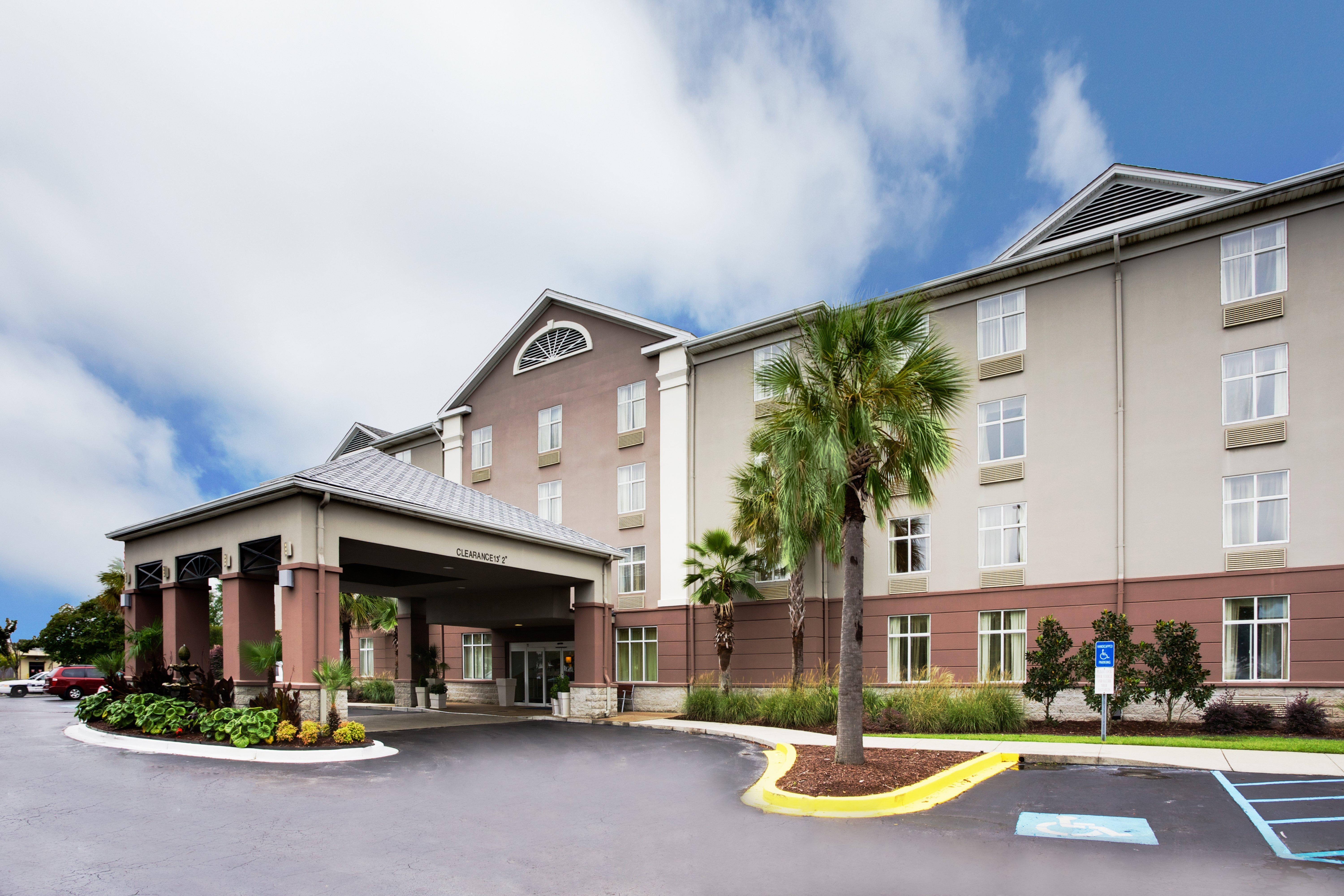 Holiday Inn Express Hotel & Suites Charleston-Ashley Phosphate By Ihg North Charleston Bagian luar foto