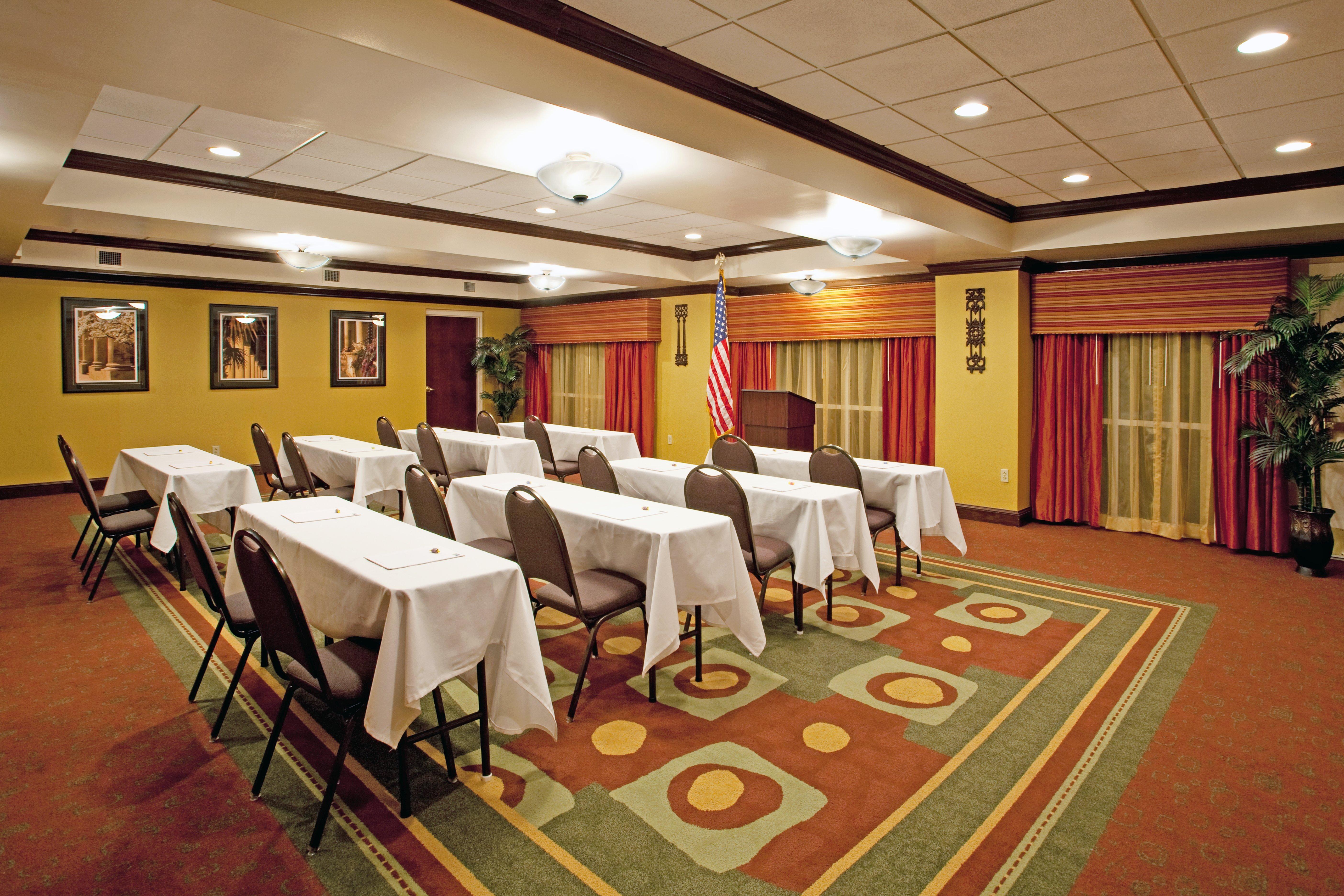 Holiday Inn Express Hotel & Suites Charleston-Ashley Phosphate By Ihg North Charleston Bagian luar foto