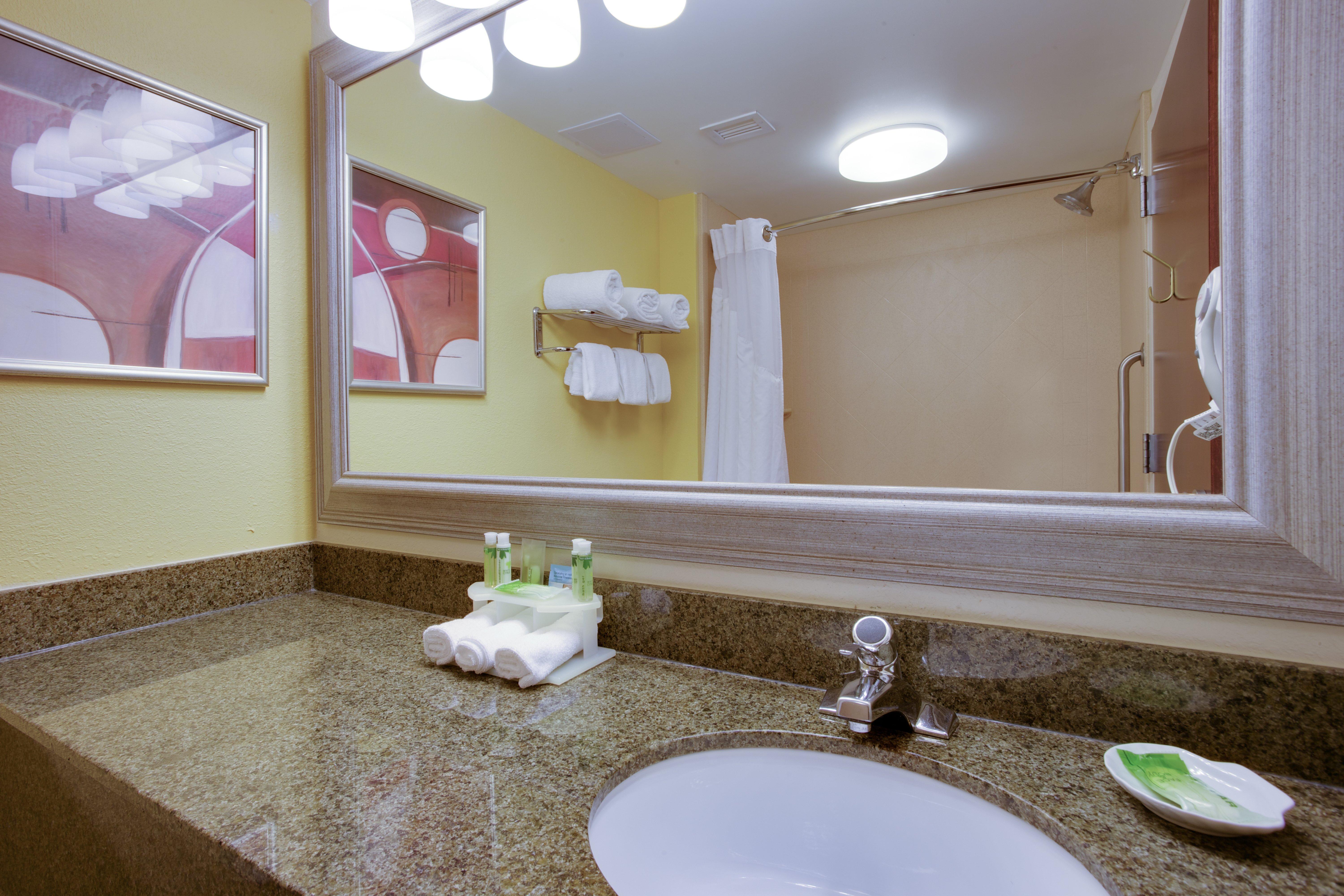 Holiday Inn Express Hotel & Suites Charleston-Ashley Phosphate By Ihg North Charleston Bagian luar foto