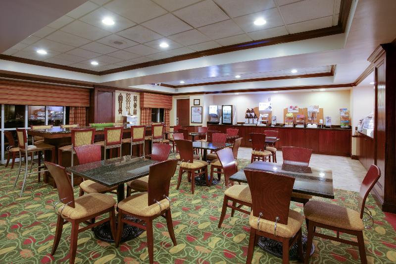 Holiday Inn Express Hotel & Suites Charleston-Ashley Phosphate By Ihg North Charleston Bagian luar foto